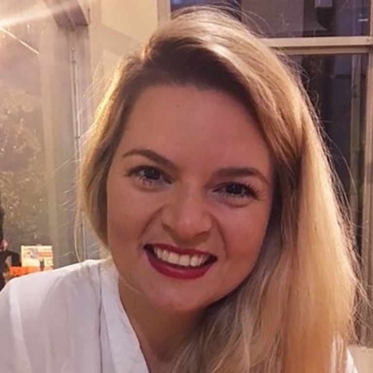 Teuta  Özçelik
